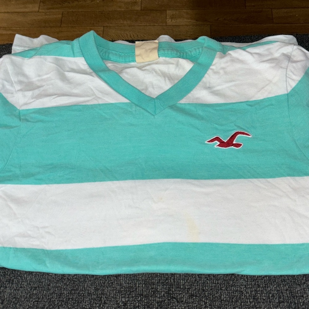 Hollister Tee